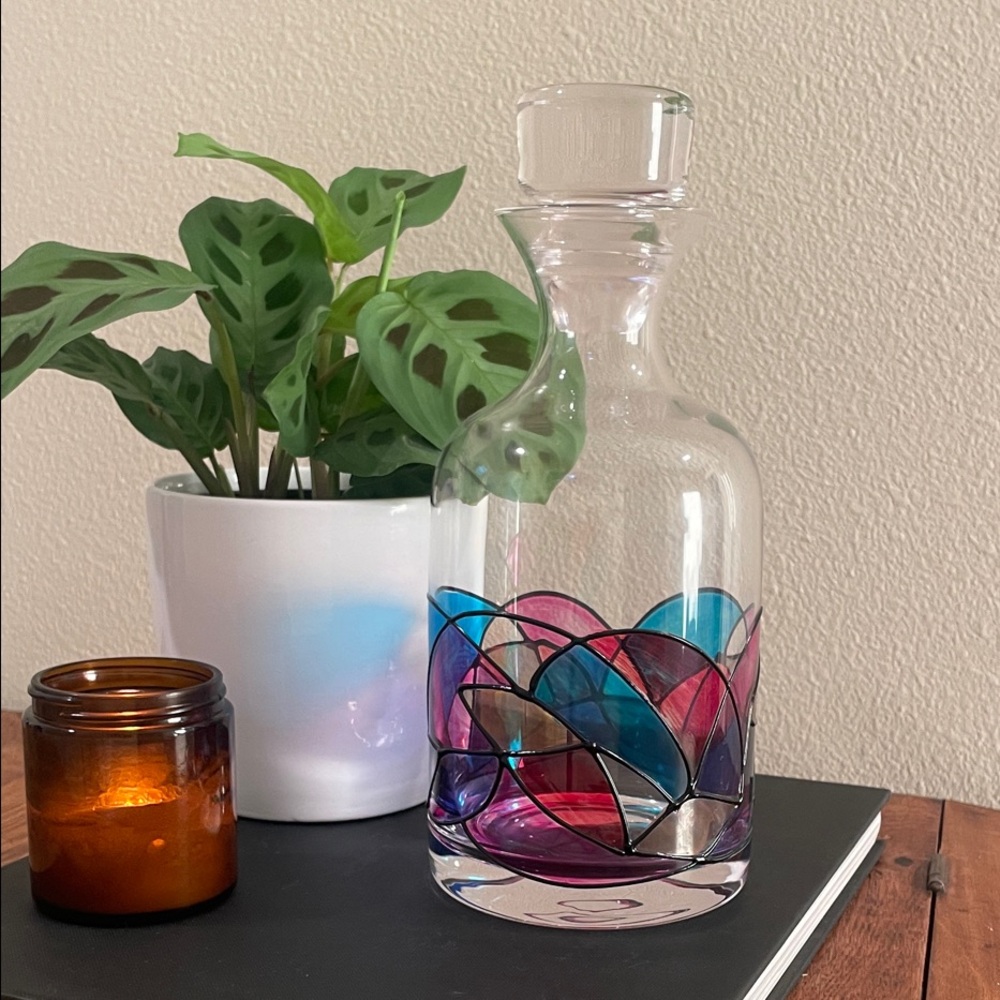 The Wine Savant Hand-Painted Decanter – Renaissance Inspired – 750ml